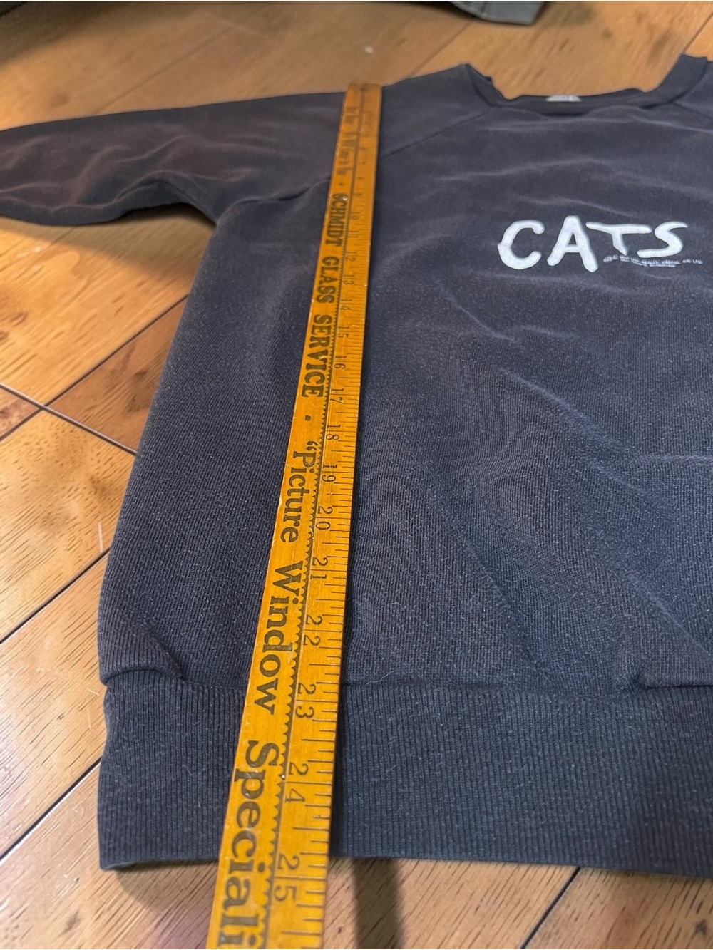 Vintage 1981 CATS Broadway Musical Faded Crewneck Sweatshirt L - Picture 5 of 7